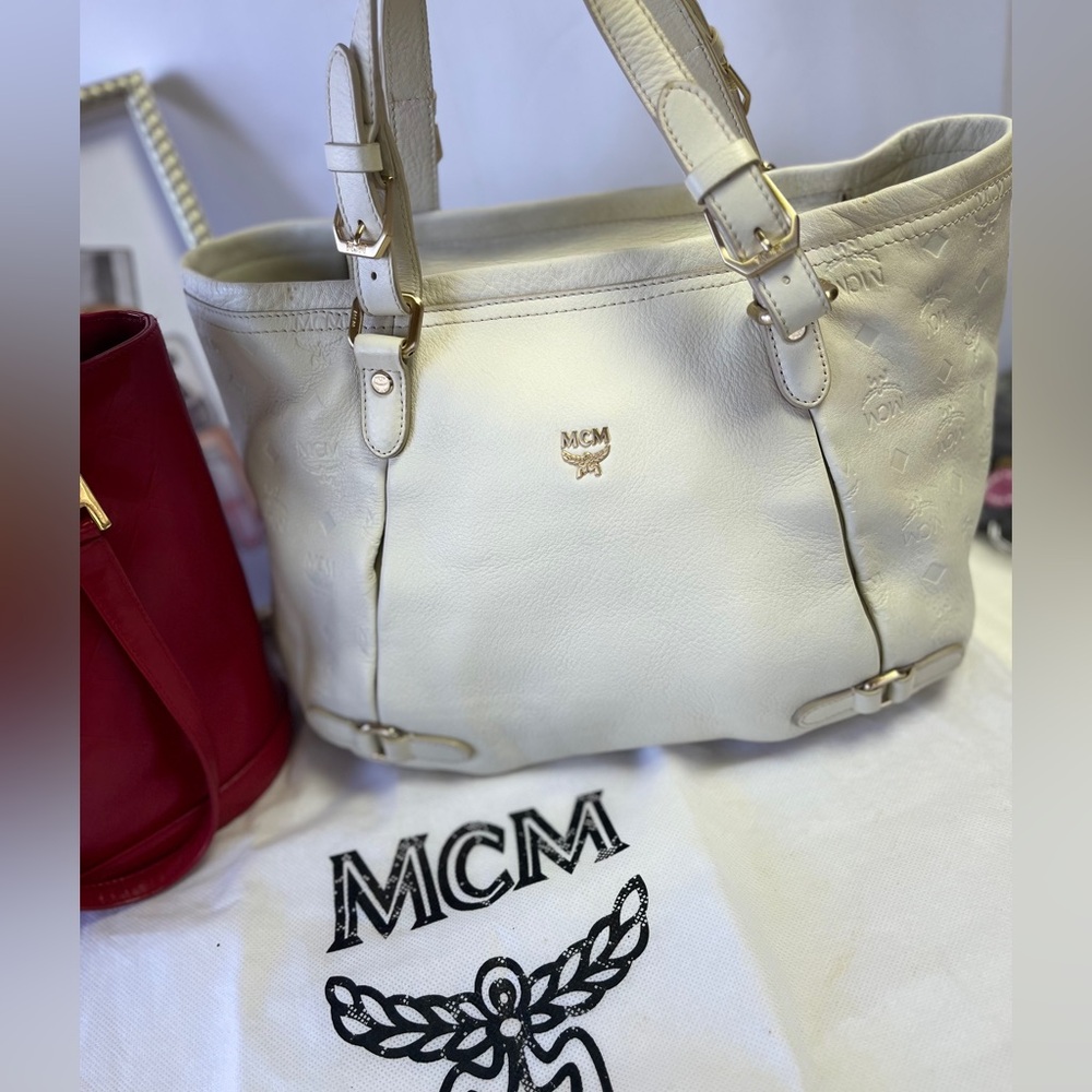 COA MCM Imprente White Shoulder bag MCM dustbag MCM embossed Monogram Logo